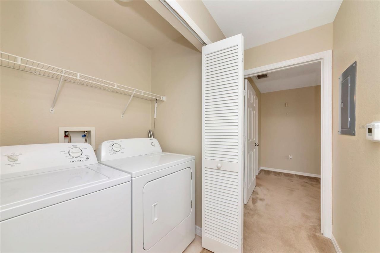 5560 Rosehill Road, Unit 201, Sarasota, FL 34233 Photo
