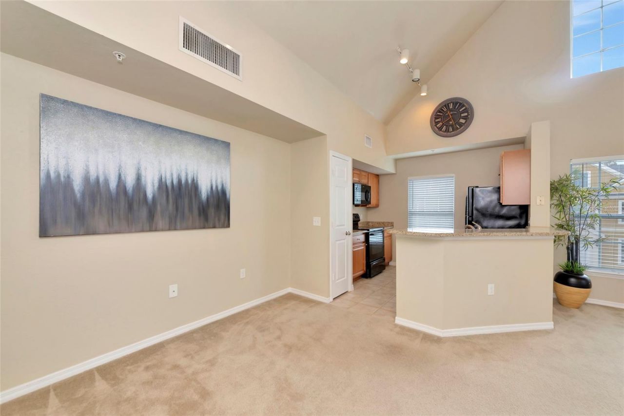 5560 Rosehill Road, Unit 201, Sarasota, FL 34233 Photo