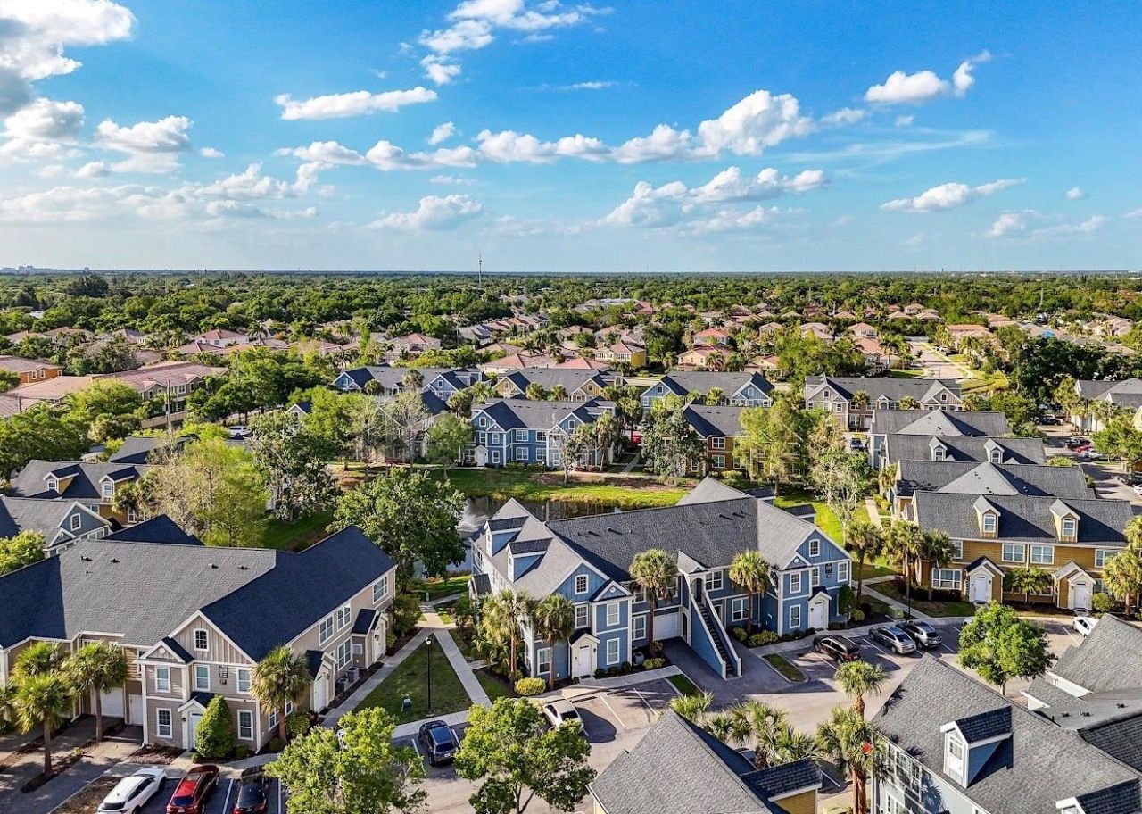 5560 Rosehill Road, Unit 201, Sarasota, FL 34233 Photo