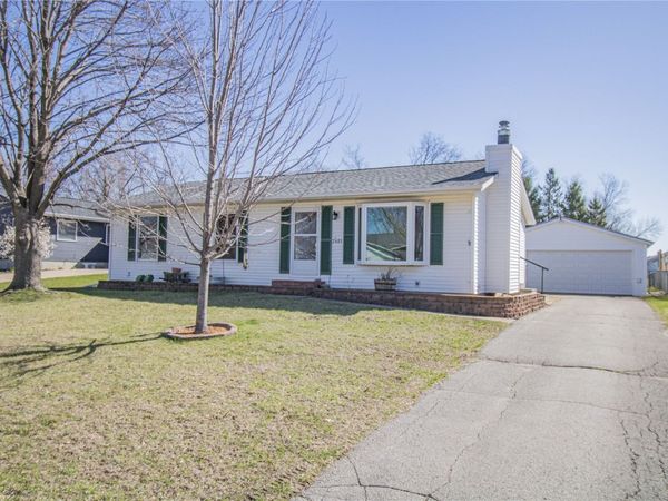 2401 Larick Drive, Marion, IA 52302