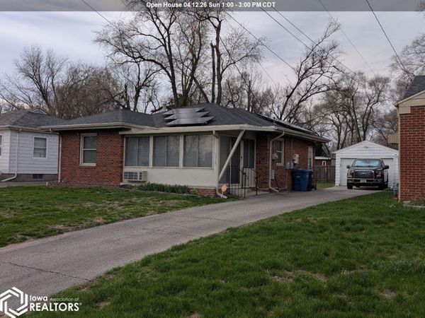 1318 E Douglas Avenue E, Des Moines, IA 50316