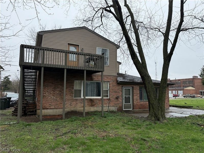 140 School Street, Elyria, OH 44035 Photo 2