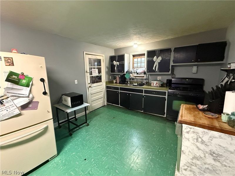 140 School Street, Elyria, OH 44035 Photo 20