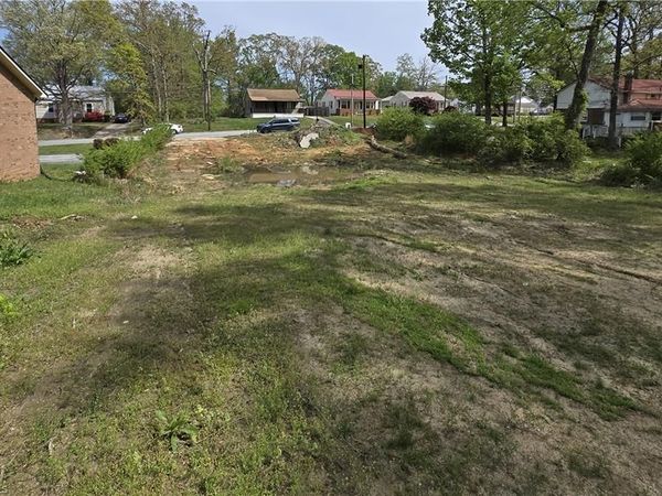 209 Hinkle Street, Thomasville, NC 27360