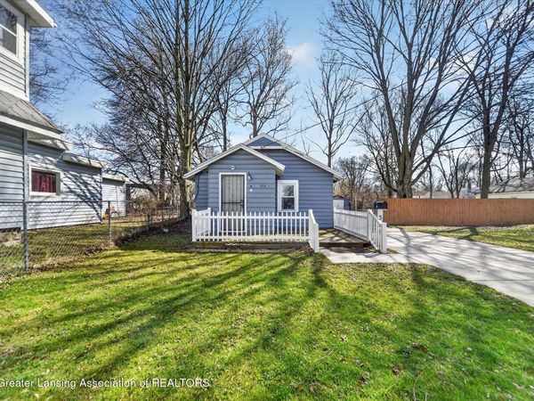 318 E Greenlawn Avenue, Lansing, MI 48910