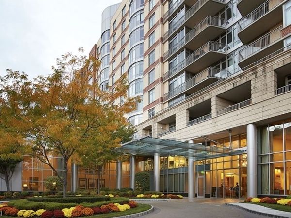 8100 River Rd, North Bergen, NJ 07047