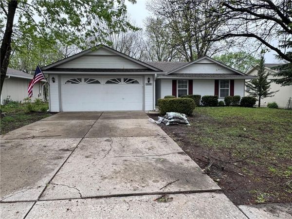 1608 N Lazy Branch Road, Independence, MO 64058