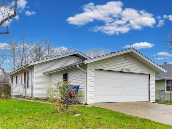 18304 W Grand Drive , Grayslake, IL 60030