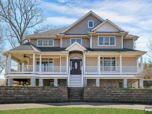 26 Sunset Road, LIVINGSTON, NJ 07039