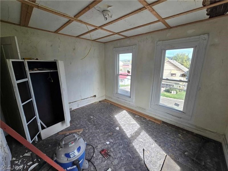 2021 Commercial Street, Mingo Junction, OH 43938 Photo 3