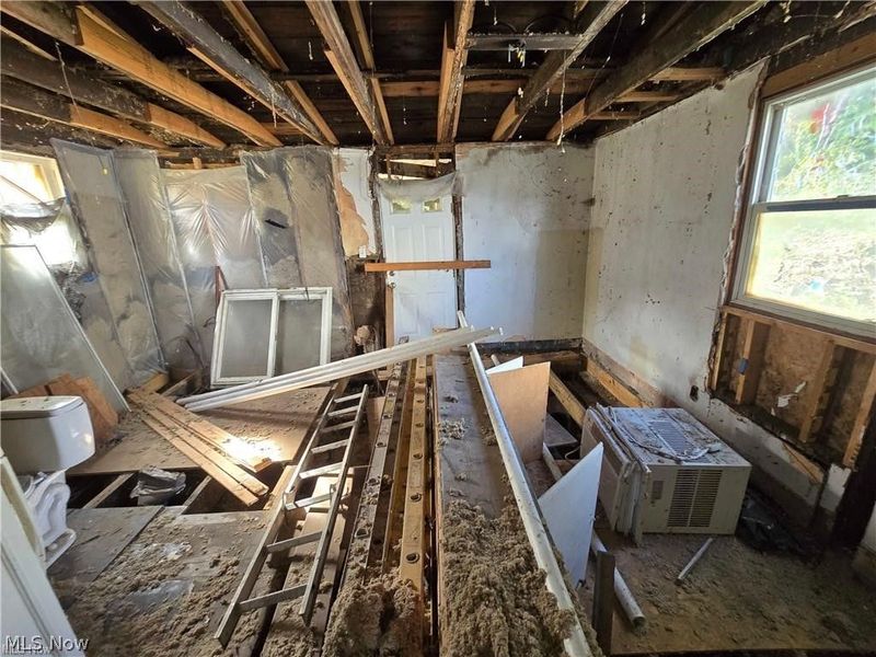 2021 Commercial Street, Mingo Junction, OH 43938 Photo 4