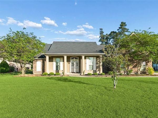 216 MERION Circle, Madisonville, LA 70447