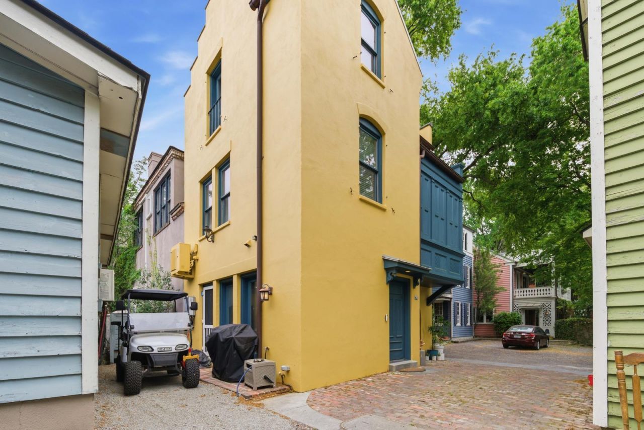 26 Catfiddle Street Photo 5