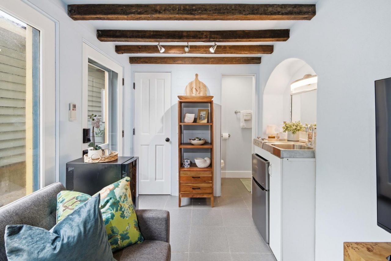 26 Catfiddle Street Photo 7