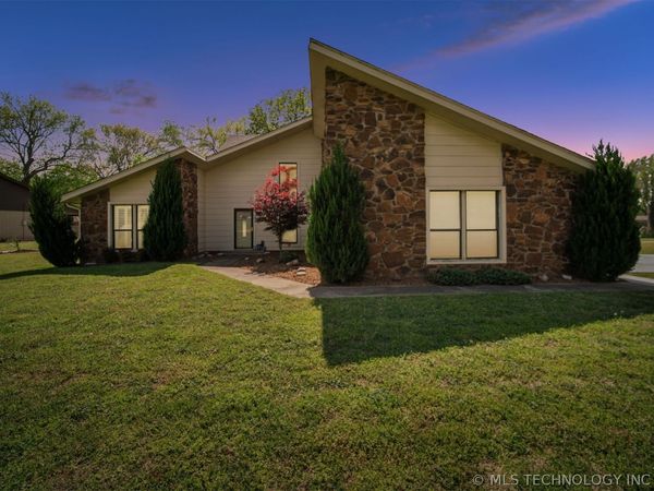 421 Timbercrest Road , Catoosa, OK 74015