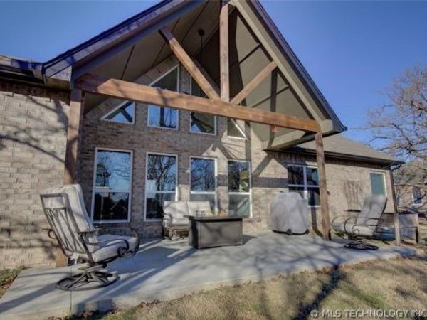 1820 E 45th Place, Sand Springs, OK 74063