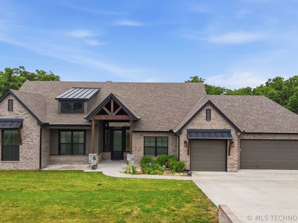 1820 E 45th Place, Sand Springs, OK 74063