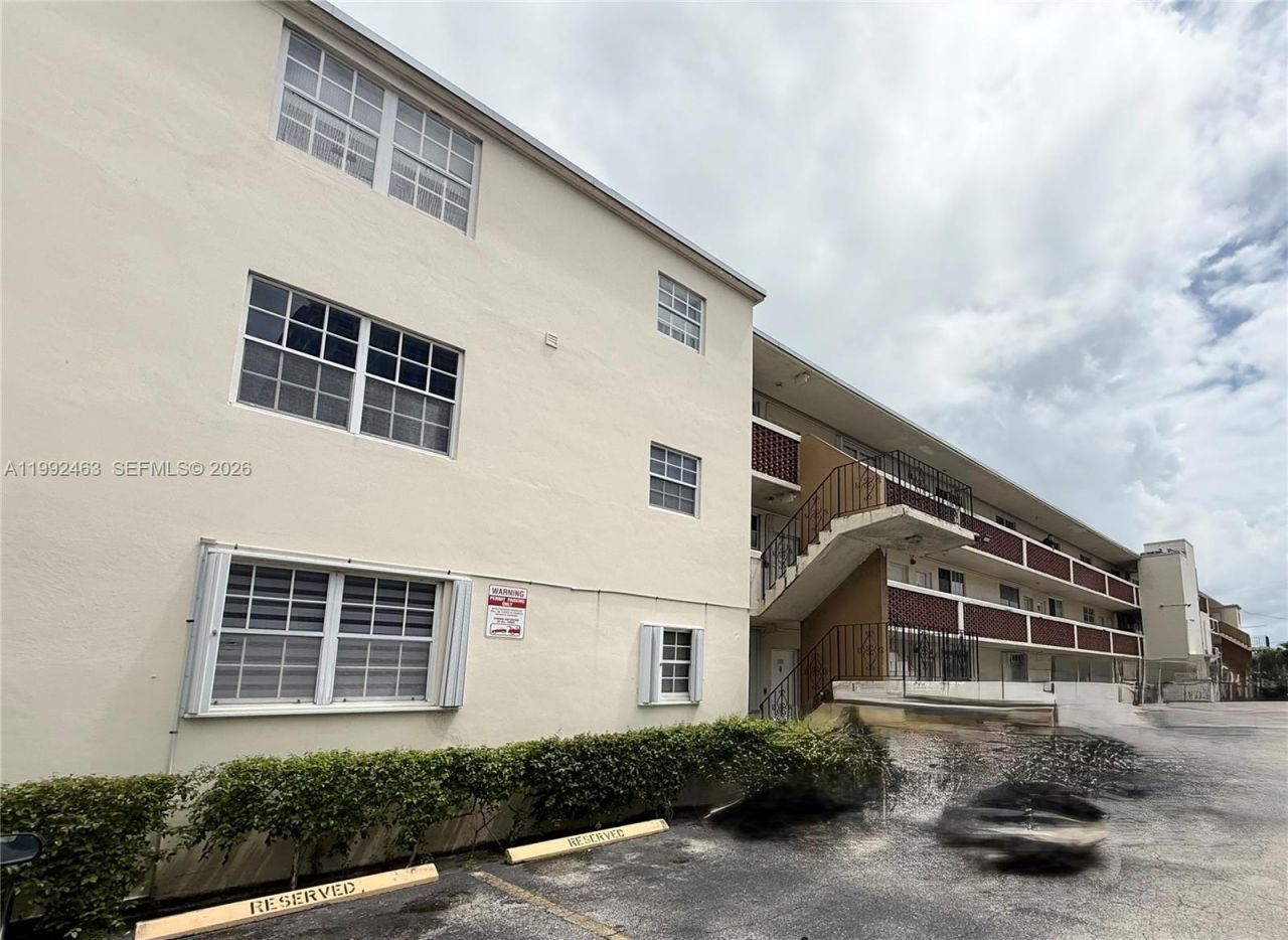 1780 79th St Cswy, Unit C214, North Bay Village, FL 33141 Photo