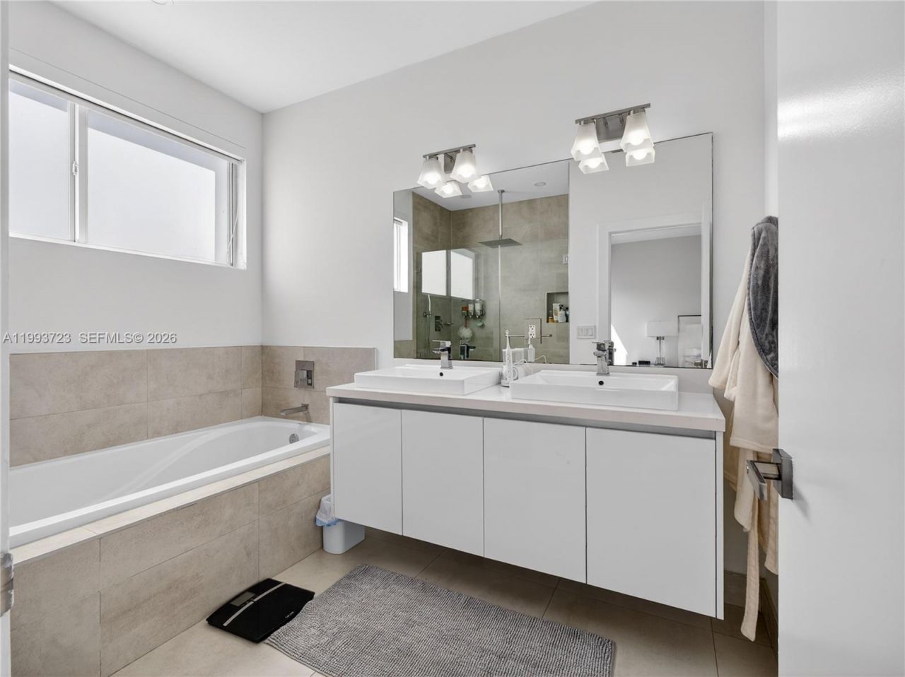 7159 NW 102nd Place, Doral, FL 33178 Photo