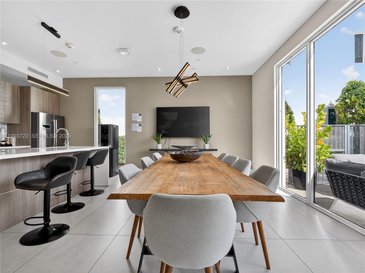 7159 NW 102nd Place, Doral, FL 33178 Photo