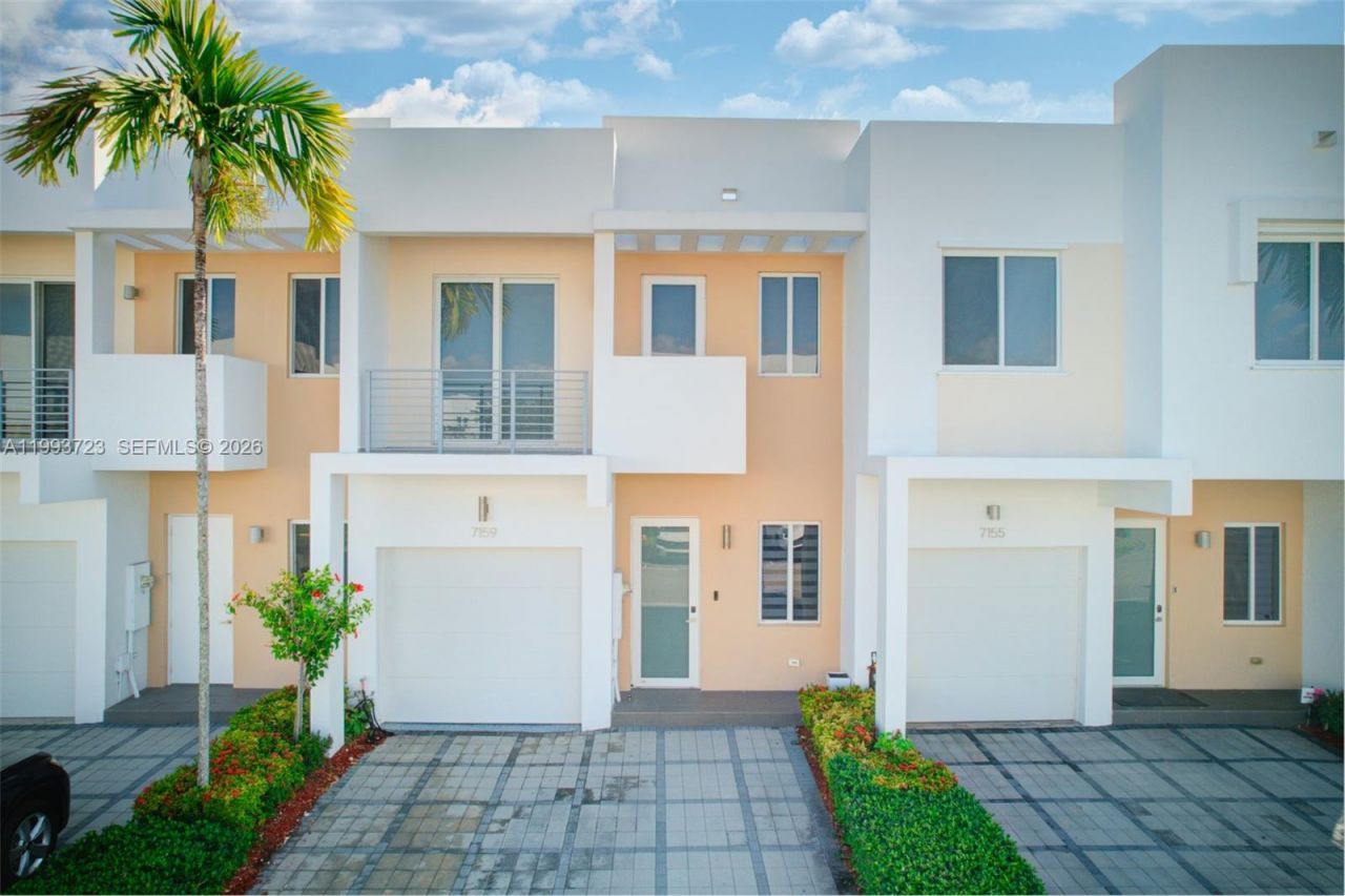 7159 NW 102nd Place, Doral, FL 33178 Photo