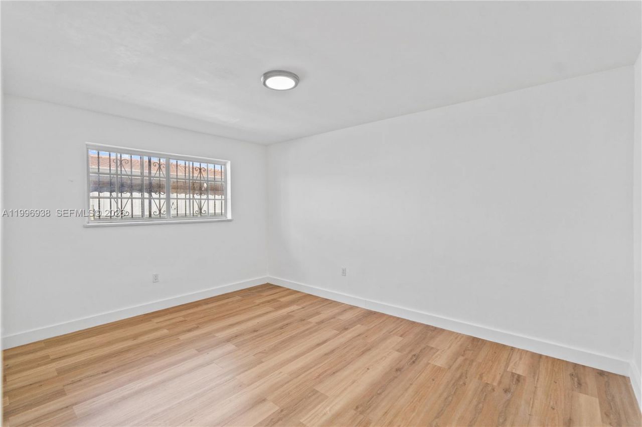 361 E 39th St, Unit 1, Hialeah, FL 33013 Photo