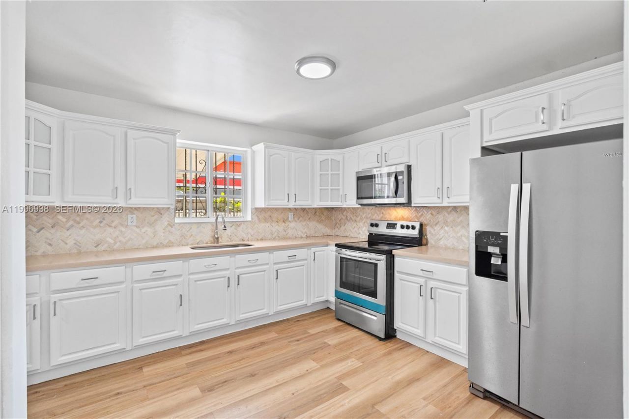 361 E 39th St, Unit 1, Hialeah, FL 33013 Photo