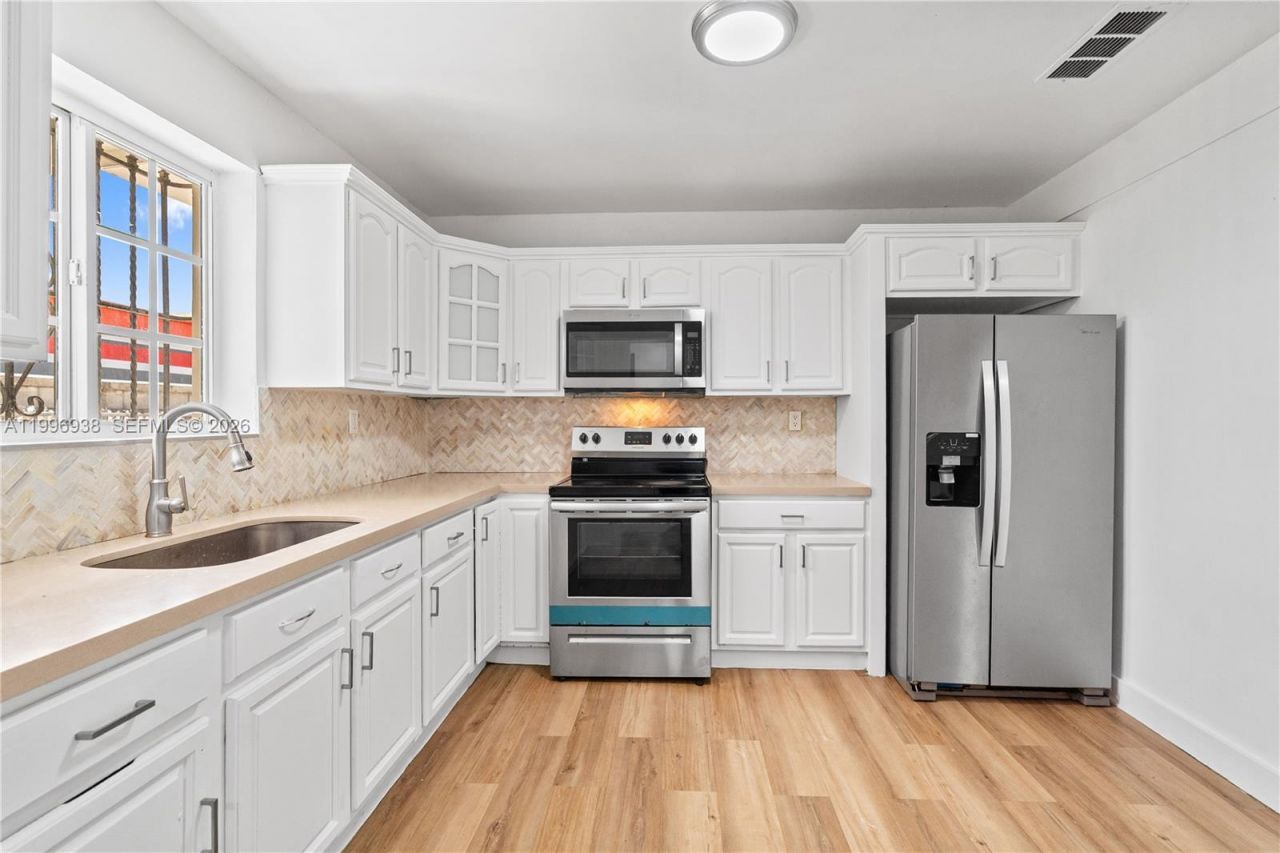 361 E 39th St, Unit 1, Hialeah, FL 33013 Photo