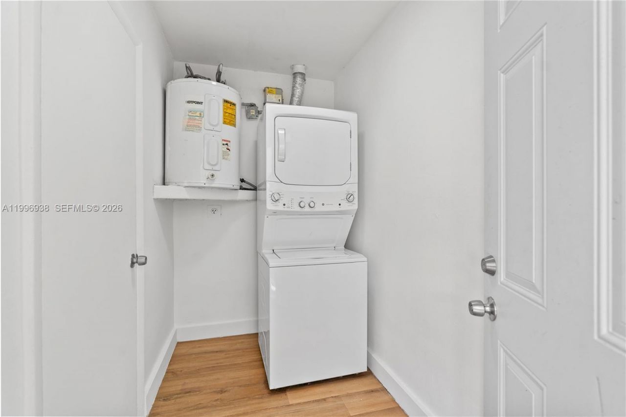 361 E 39th St, Unit 1, Hialeah, FL 33013 Photo