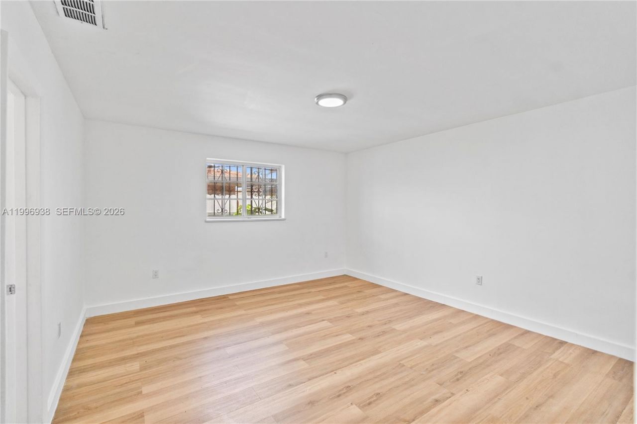 361 E 39th St, Unit 1, Hialeah, FL 33013 Photo