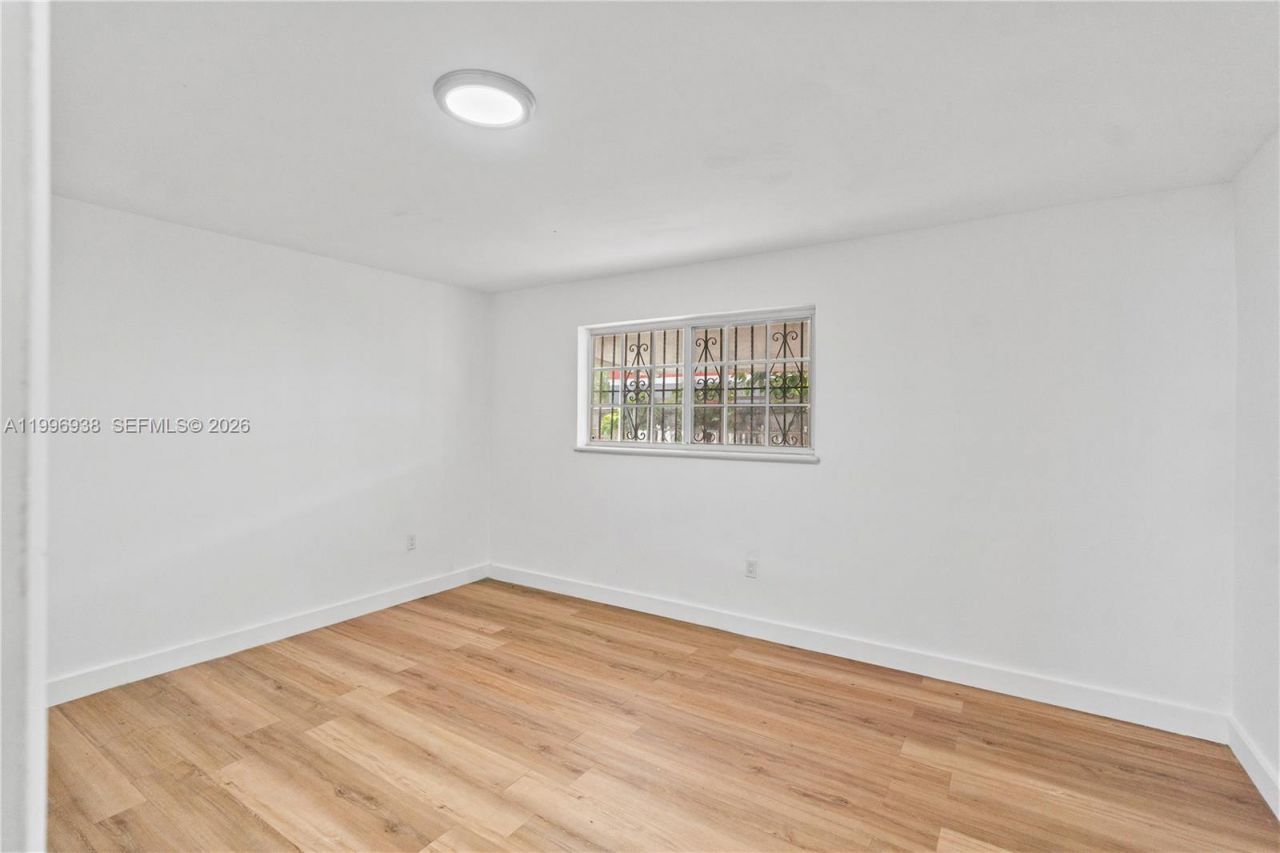 361 E 39th St, Unit 1, Hialeah, FL 33013 Photo