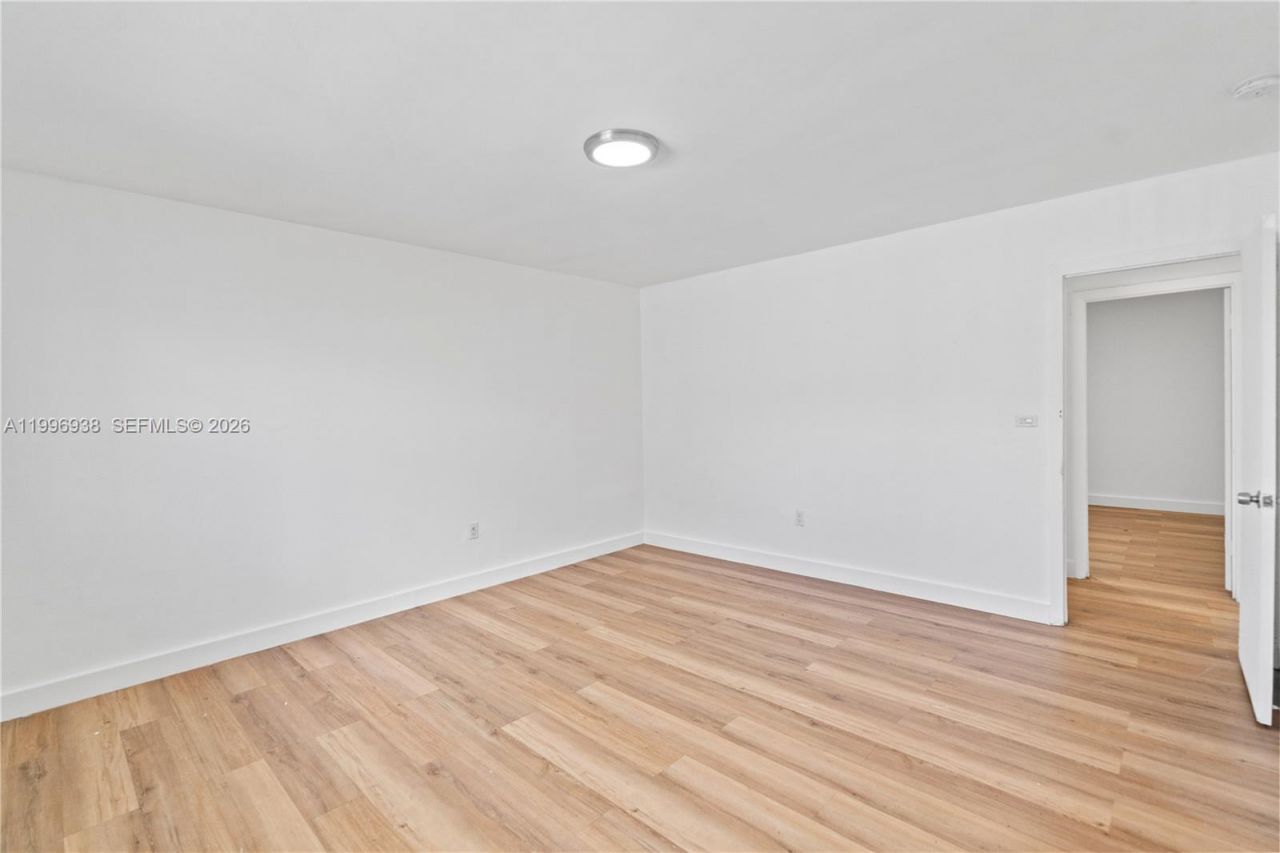 361 E 39th St, Unit 1, Hialeah, FL 33013 Photo