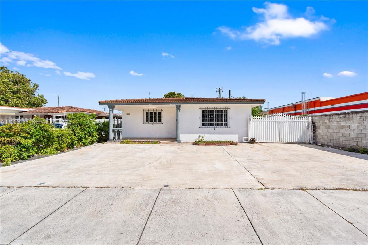 361 E 39th St, Unit 1, Hialeah, FL 33013 Photo