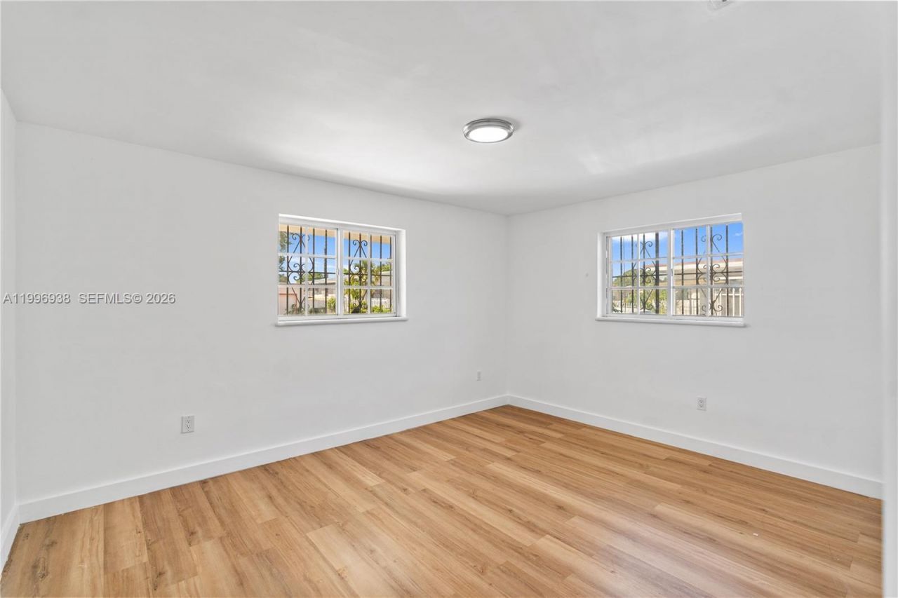 361 E 39th St, Unit 1, Hialeah, FL 33013 Photo