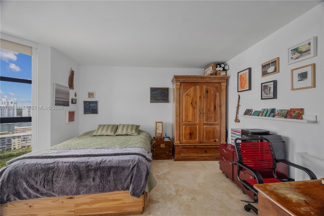 1000 W Island Blvd, Unit 1910, Aventura, FL 33160 Photo