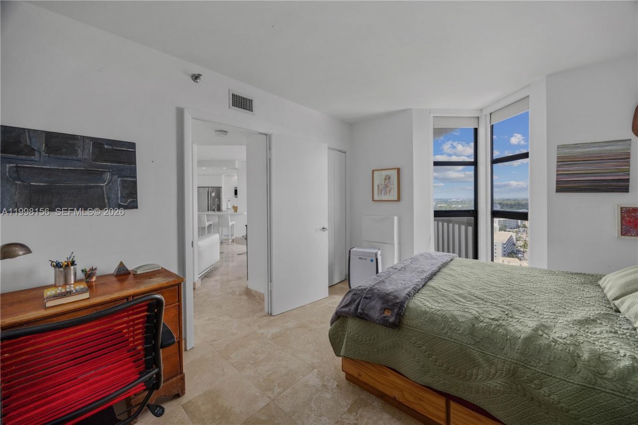 1000 W Island Blvd, Unit 1910, Aventura, FL 33160 Photo