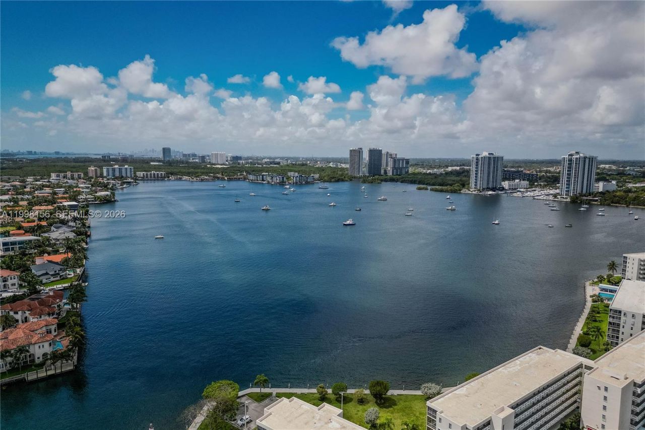 1000 W Island Blvd, Unit 1910, Aventura, FL 33160 Photo