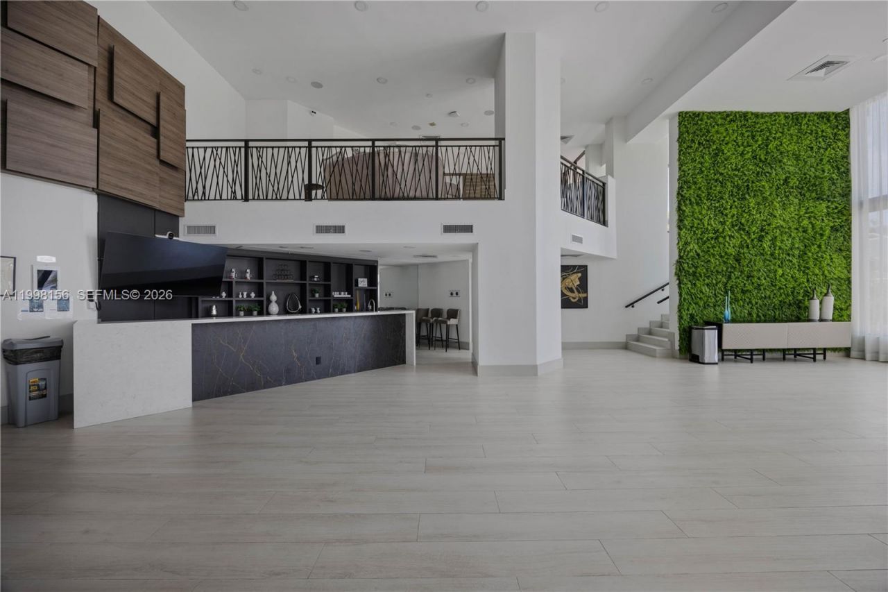 1000 W Island Blvd, Unit 1910, Aventura, FL 33160 Photo
