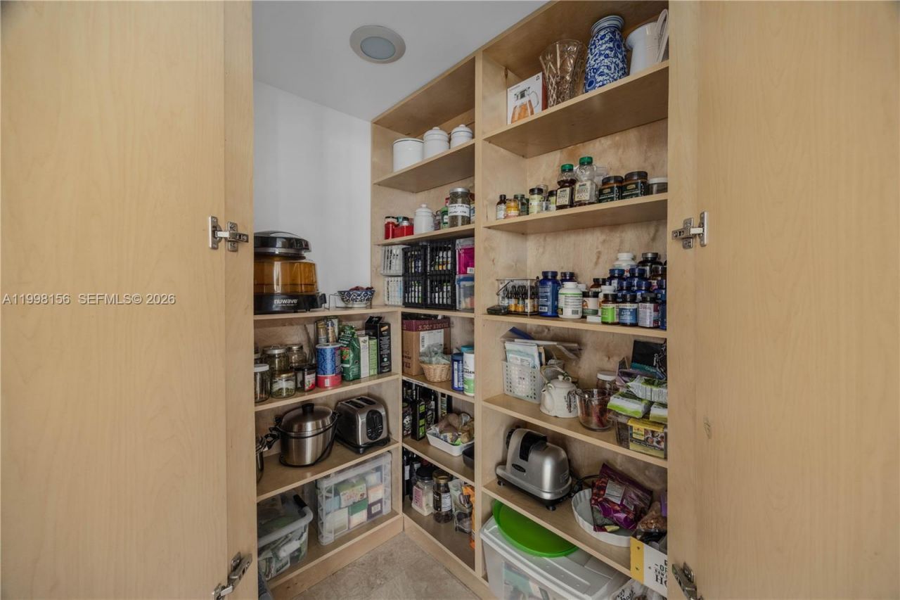 1000 W Island Blvd, Unit 1910, Aventura, FL 33160 Photo