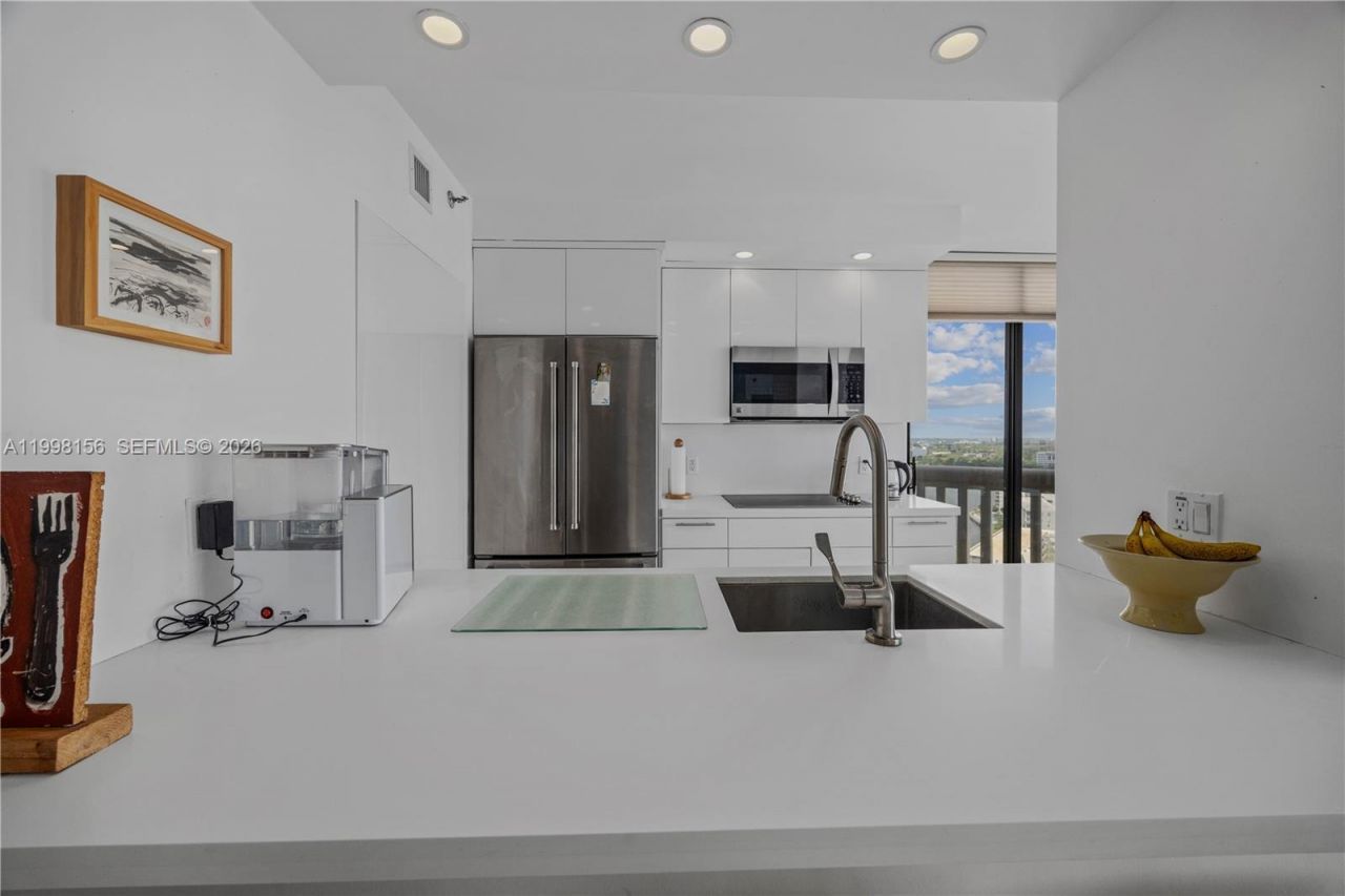 1000 W Island Blvd, Unit 1910, Aventura, FL 33160 Photo