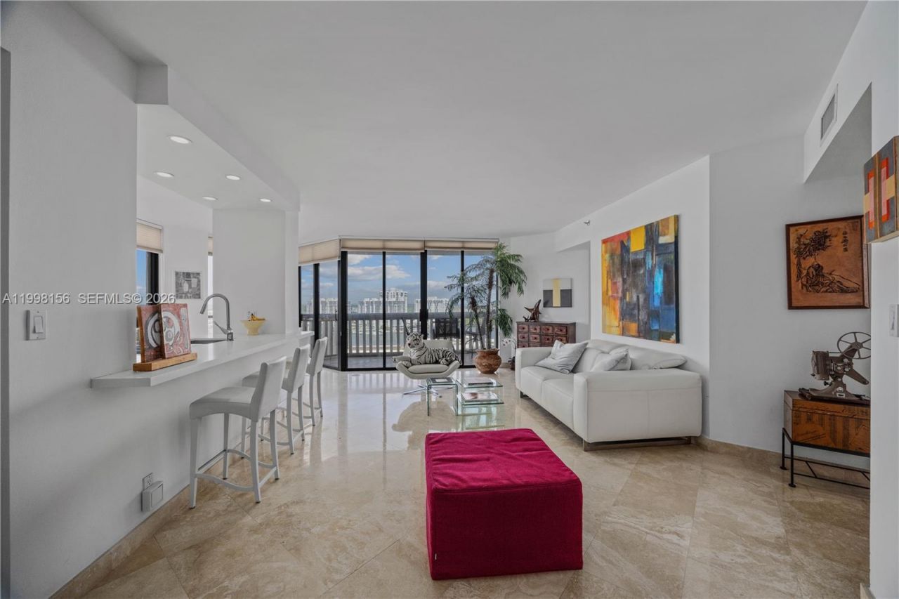 1000 W Island Blvd, Unit 1910, Aventura, FL 33160 Photo