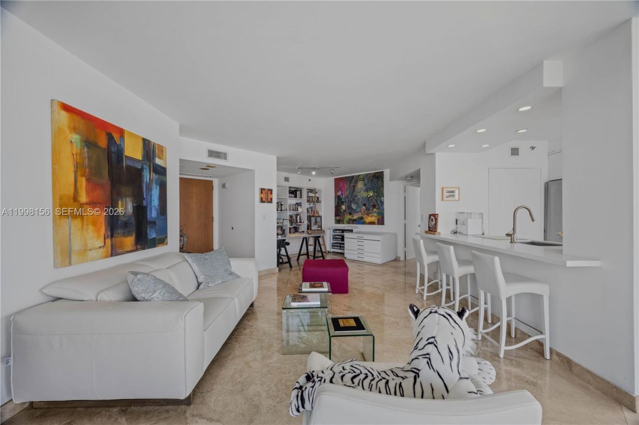 1000 W Island Blvd, Unit 1910, Aventura, FL 33160 Photo