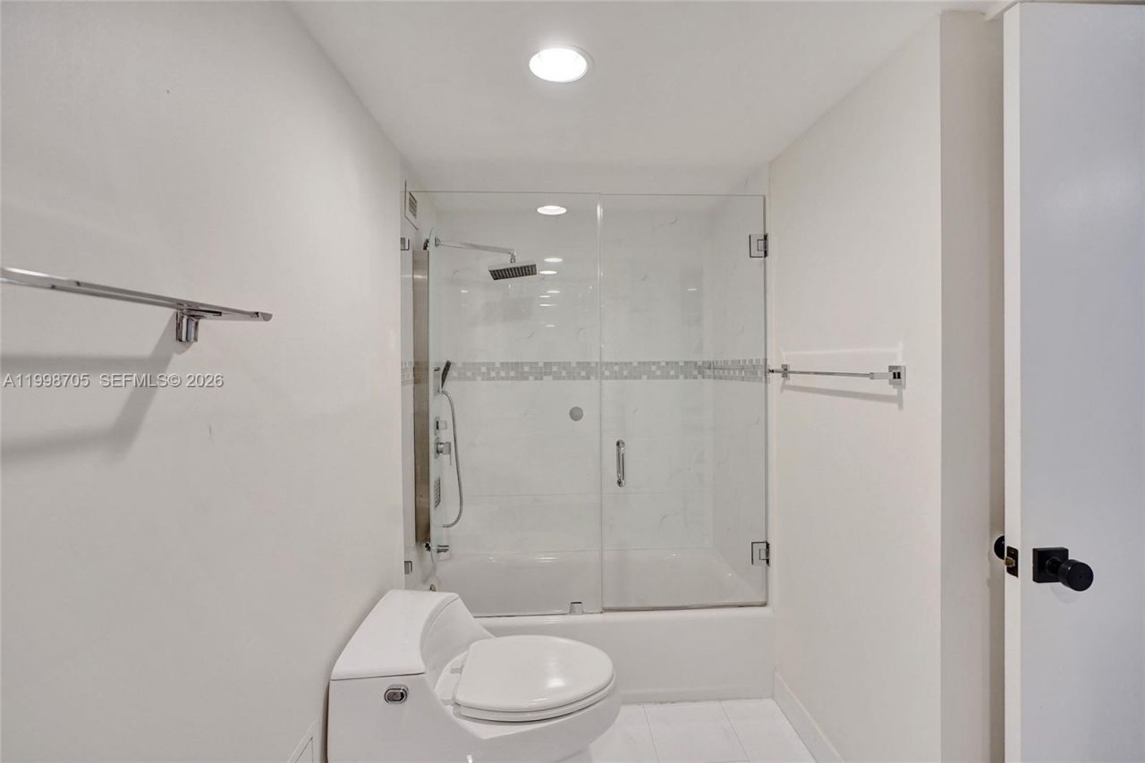 5600 Collins Ave, Unit 5C, Miami Beach, FL 33140 Photo