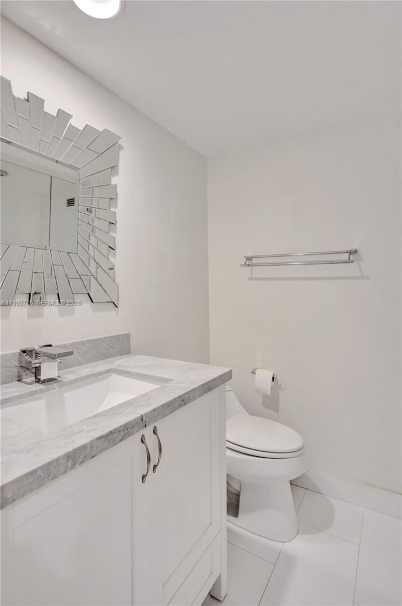 5600 Collins Ave, Unit 5C, Miami Beach, FL 33140 Photo