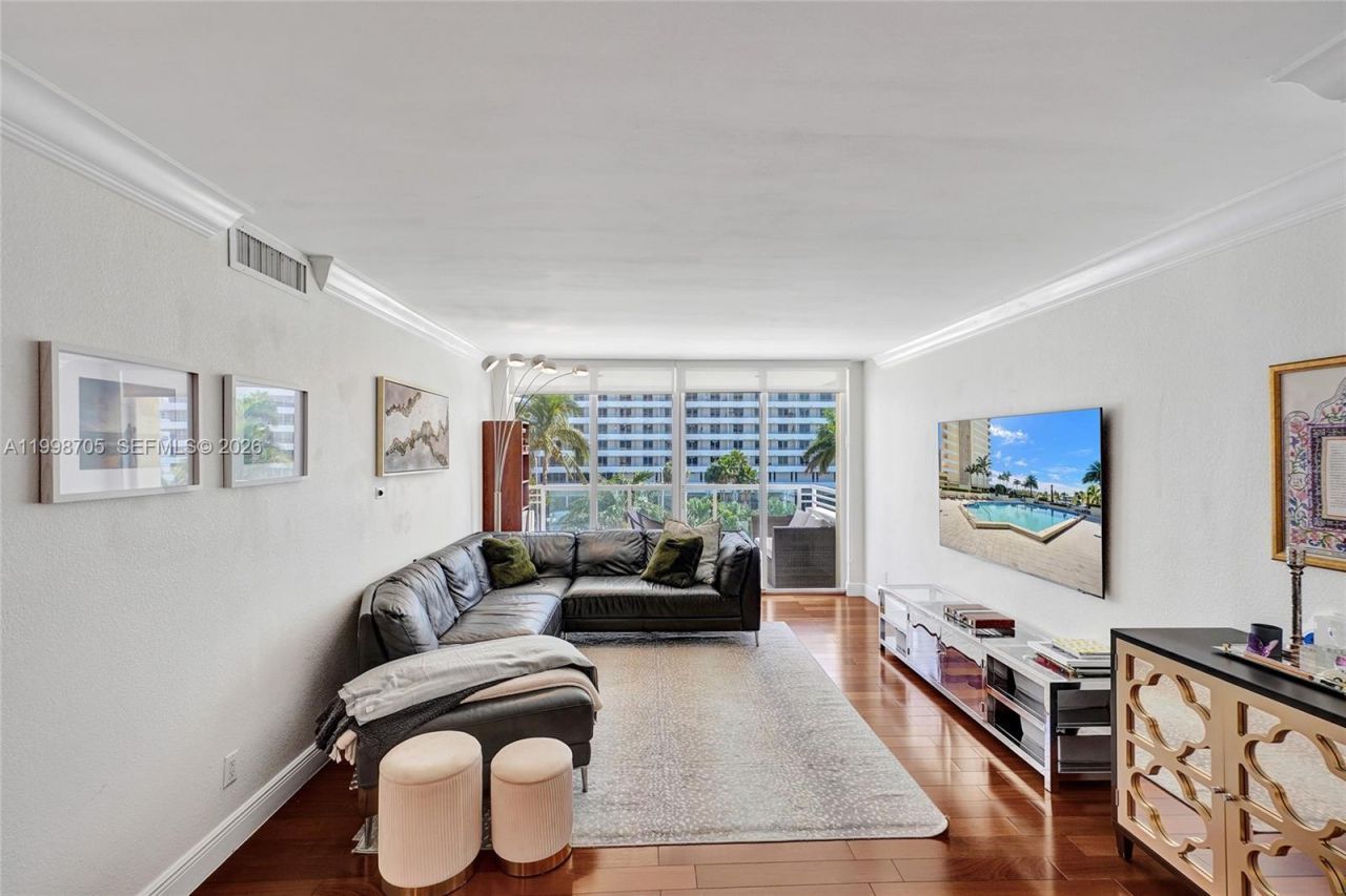 5600 Collins Ave, Unit 5C, Miami Beach, FL 33140 Photo