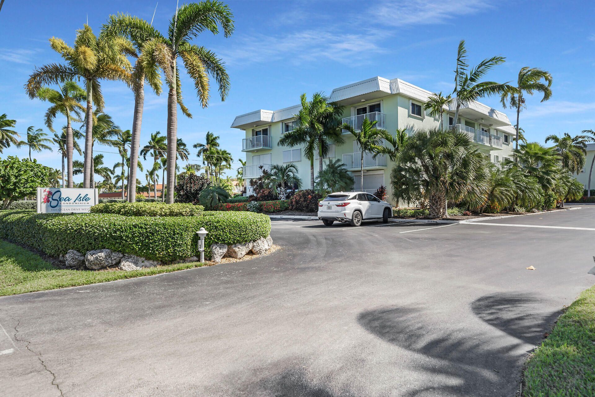 1101 W Ocean Drive, Unit 32, Key Colony, FL 33051 Photo
