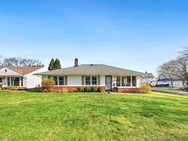 23904 Lake Road , Bay Village, OH 44140