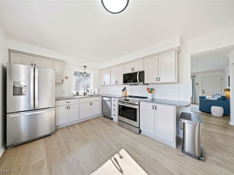 23904 Lake Road, Bay Village, OH 44140 Photo 10