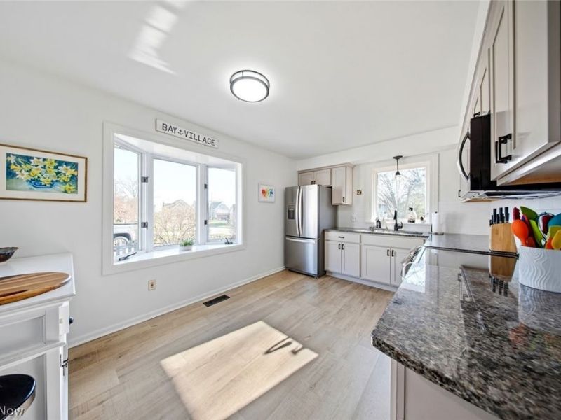 23904 Lake Road, Bay Village, OH 44140 Photo 12