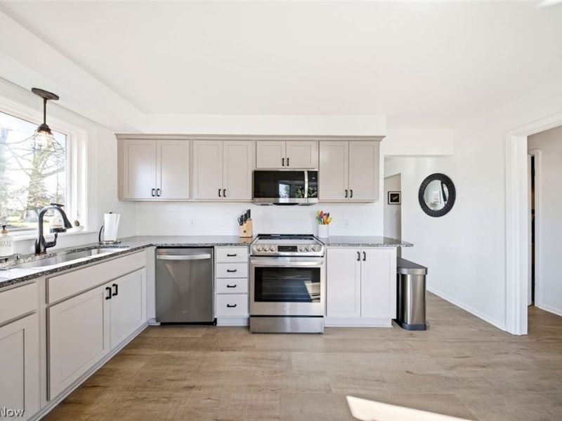 23904 Lake Road, Bay Village, OH 44140 Photo 13